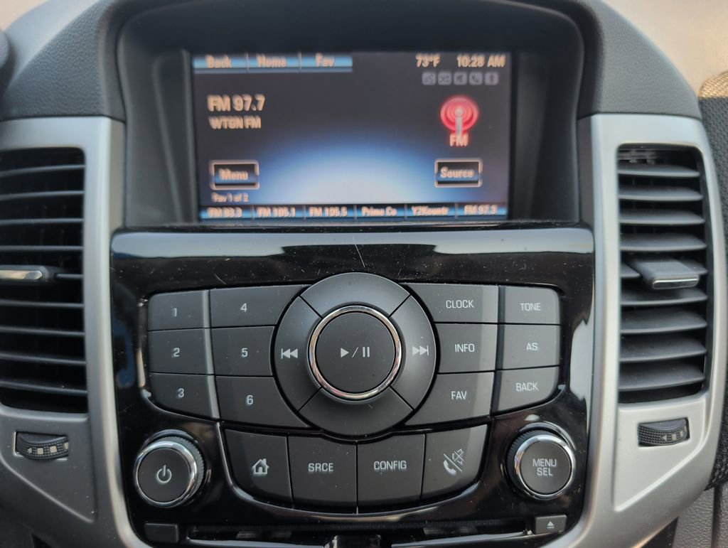 Used 2015 Chevrolet Cruze LT image 13