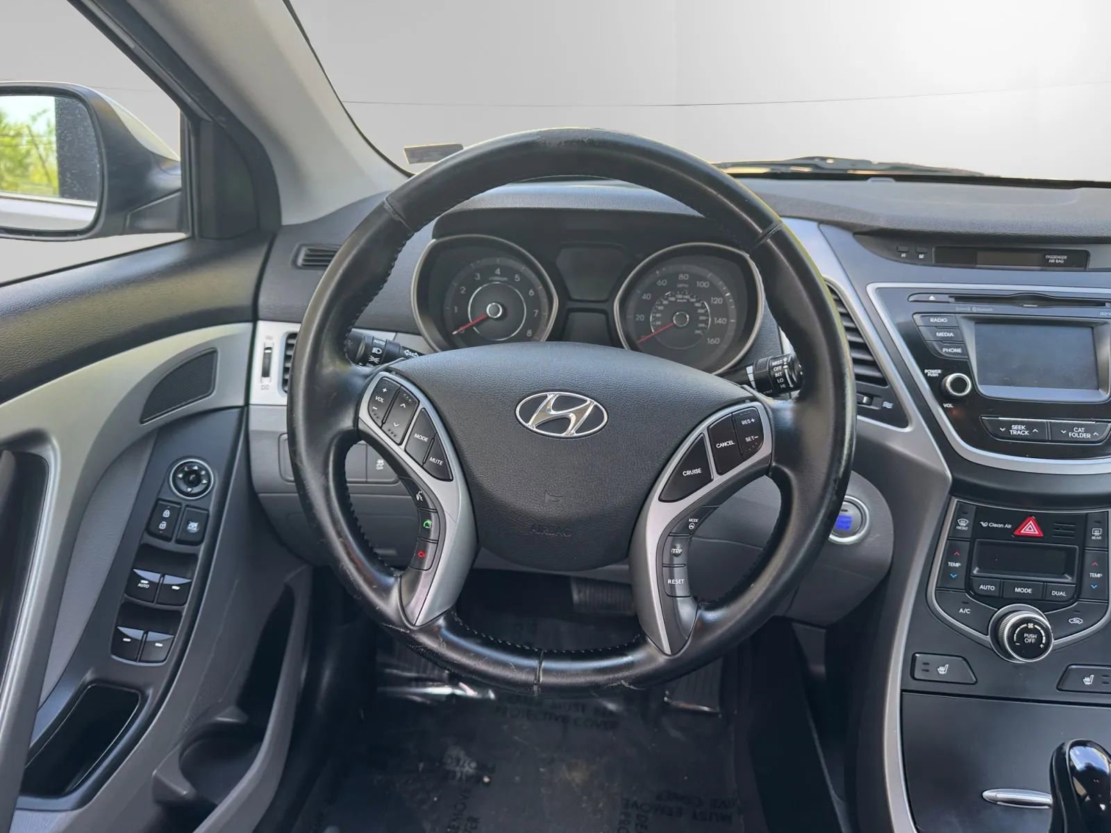Used 2016 Hyundai Elantra Limited FWD image 14