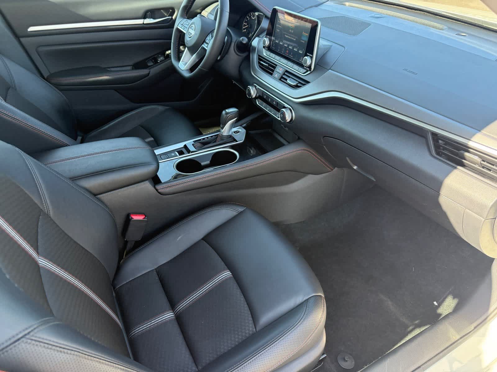 Used 2025 Nissan Altima 2.5 SR AWD/4WD image 29