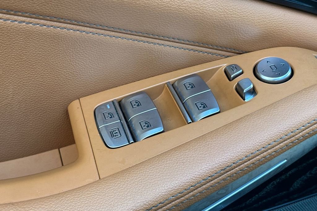 Used 2021 BMW X7 xDrive40i w/ M Sport Package image 11