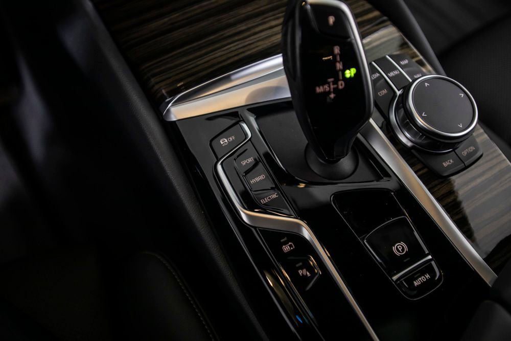 Used 2023 BMW 530e w/ Executive Package image 42