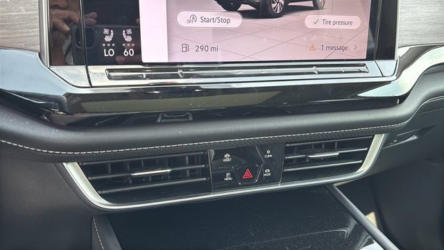 Used 2024 Volkswagen Atlas SEL Premium R-Line AWD/4WD image 30