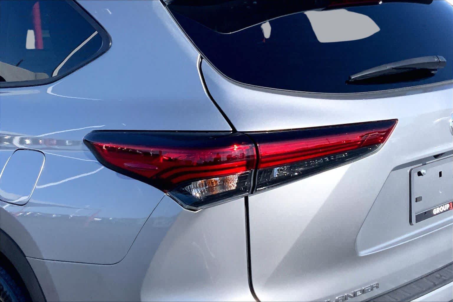 Used 2023 Toyota Highlander XSE FWD image 29