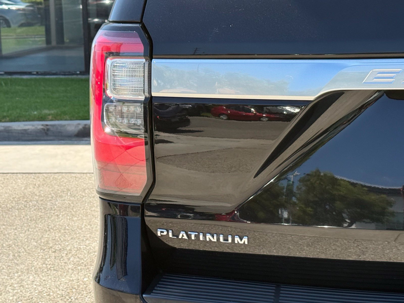 Used 2019 Ford Expedition Platinum RWD image 11