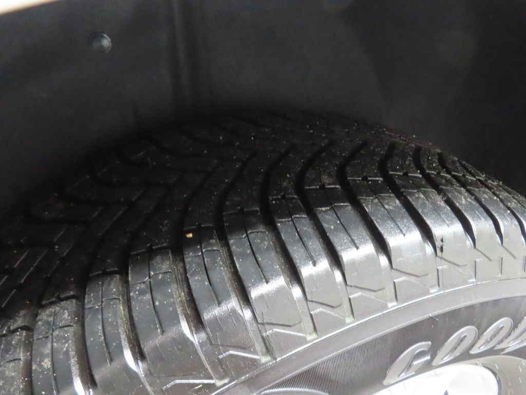 Used 2019 Buick Enclave Essence image 33