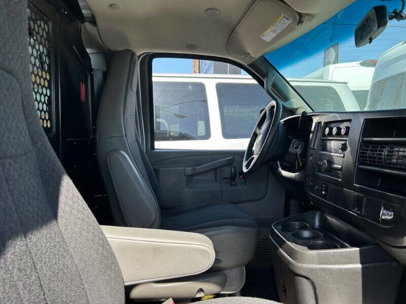 Used 2019 Chevrolet Express 2500 w/ Driver Convenience Package image 8