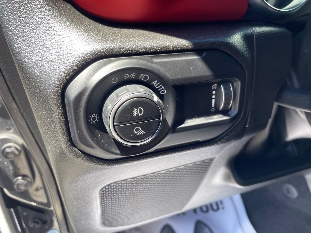 Used 2023 Jeep Gladiator Rubicon w/ LED Lighting Group AWD/4WD image 15