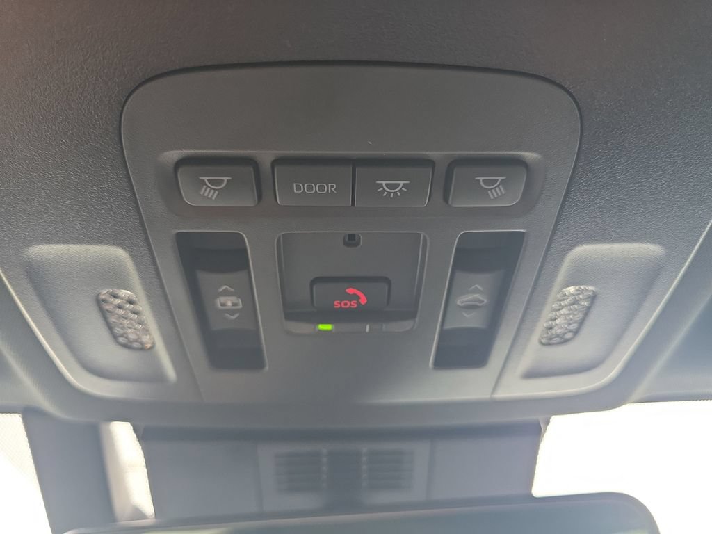 Used 2025 Toyota Camry XSE FWD image 33
