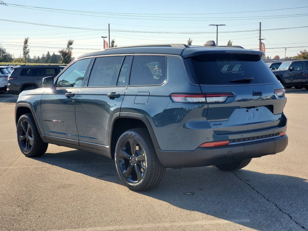 New 2027 Jeep Grand Cherokee L Limited w/ Limited Altitude Package AWD/4WD image 3