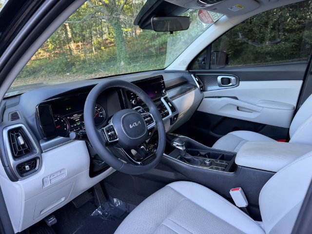 Certified 2023 Kia Sorento S w/ Panoramic Sunroof Package FWD image 14