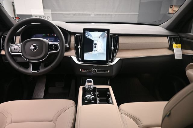 Used 2026 Volvo XC90 B6 Plus w/ Protection Package Premier AWD/4WD image 9