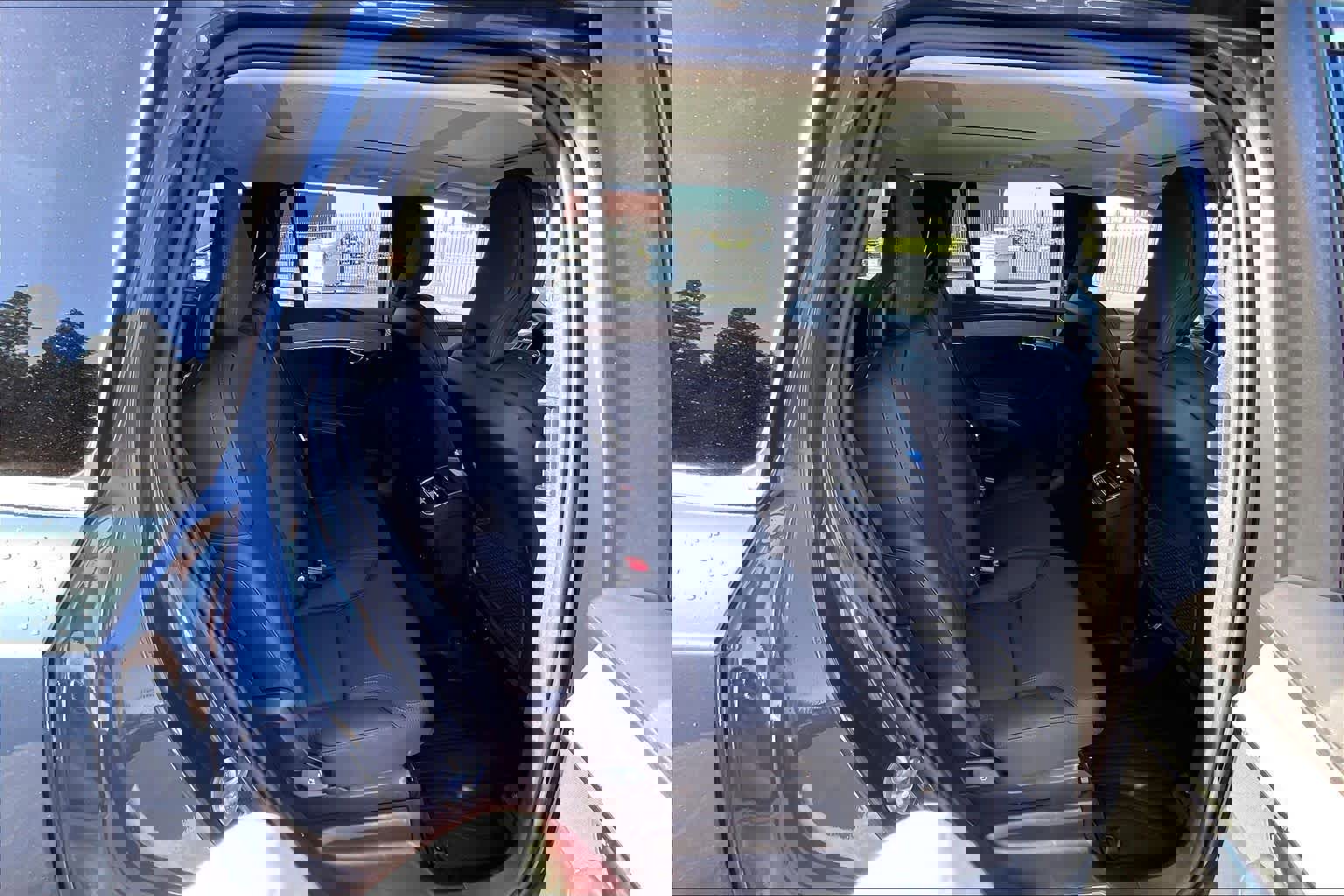 Used 2025 Volvo XC90 B6 Core w/ Protection Package Premier image 30