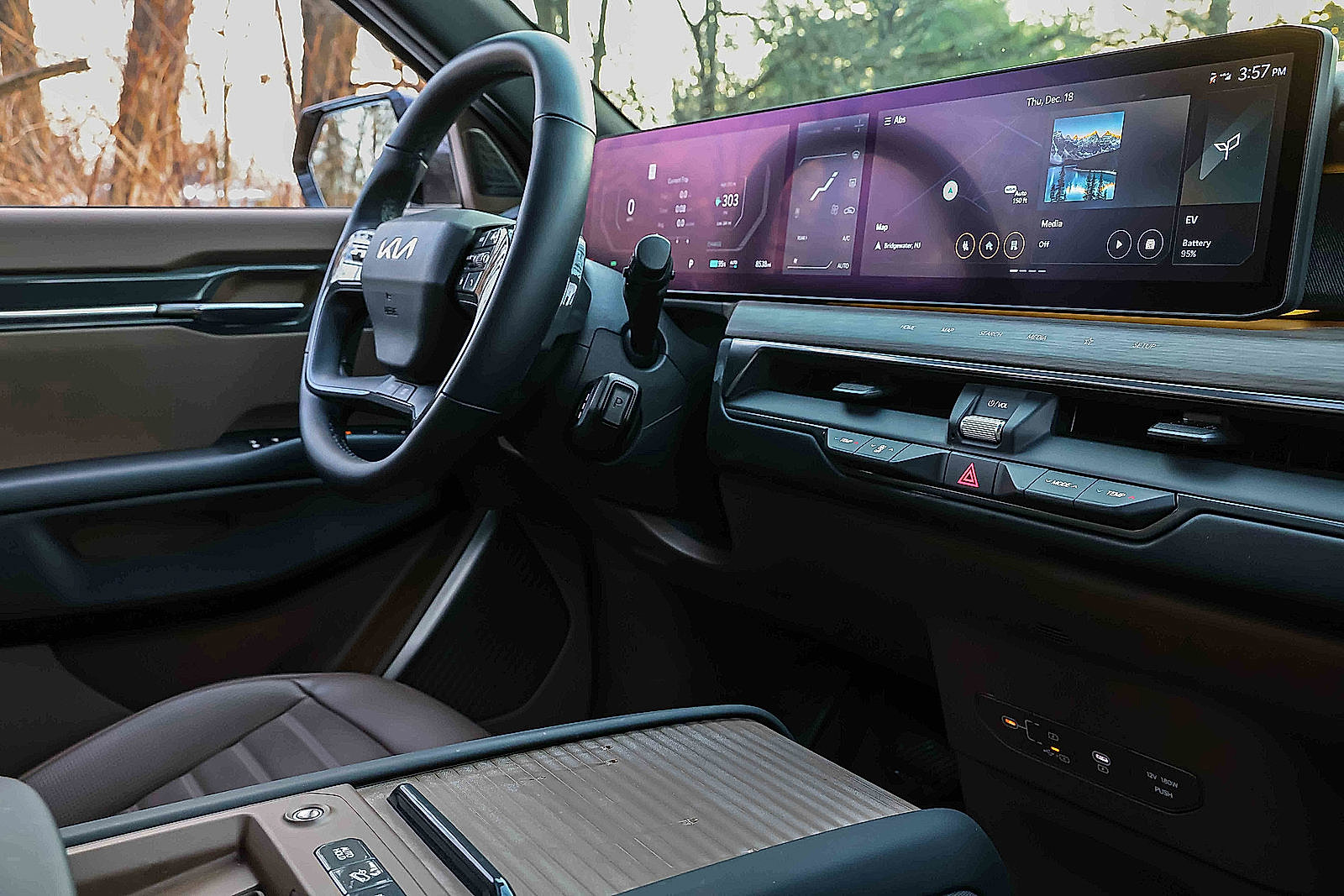 Certified 2024 Kia EV9 Land image 22