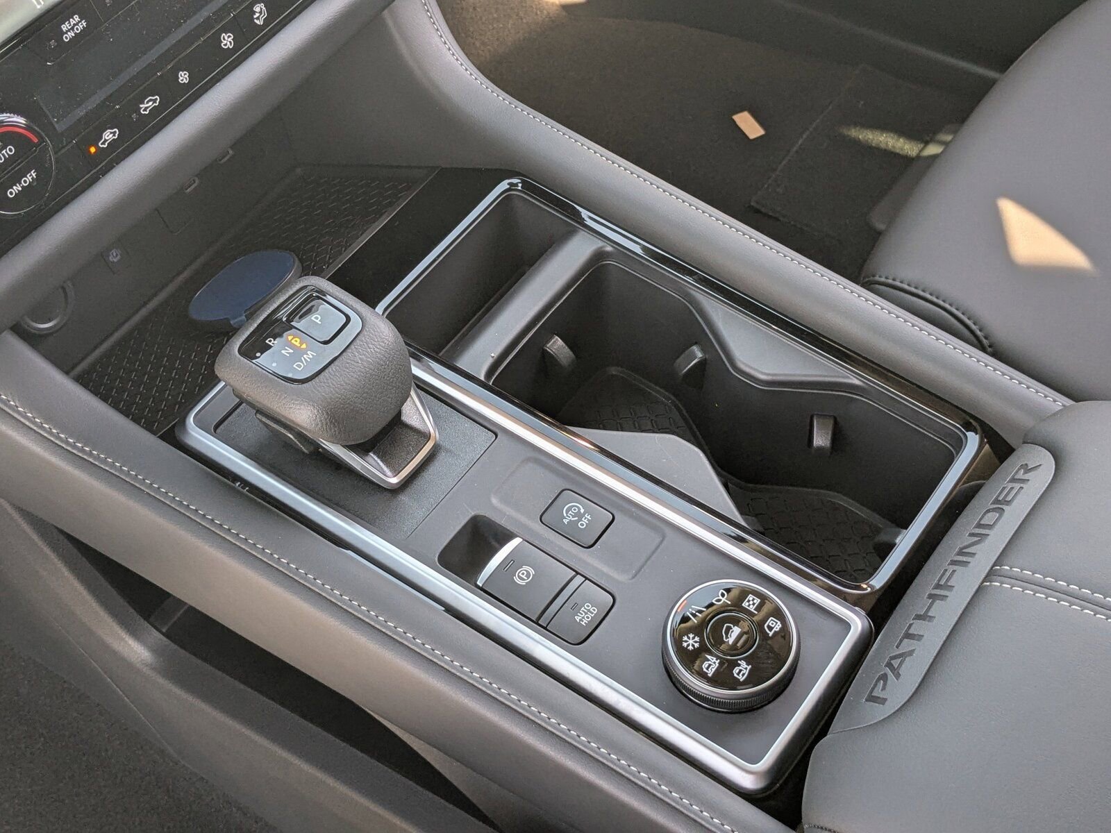 New 2026 Nissan Pathfinder SL w/ SL Premium Package image 19