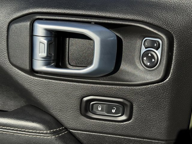 Used 2021 Jeep Gladiator Rubicon image 25