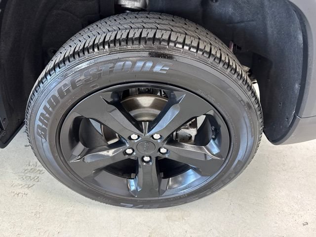 Used 2023 Jeep Grand Cherokee Altitude AWD/4WD image 8