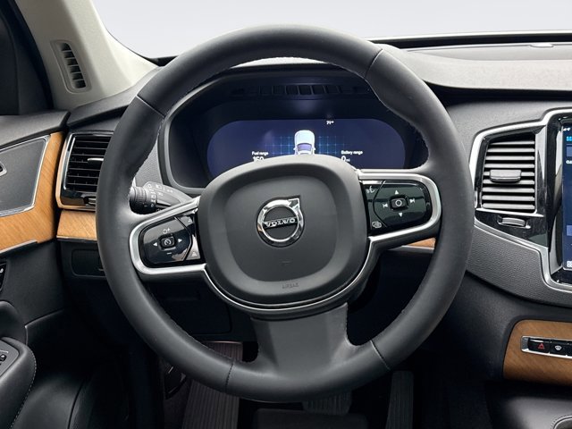 Used 2023 Volvo XC90 T8 Plus w/ Protection Package Premier image 12