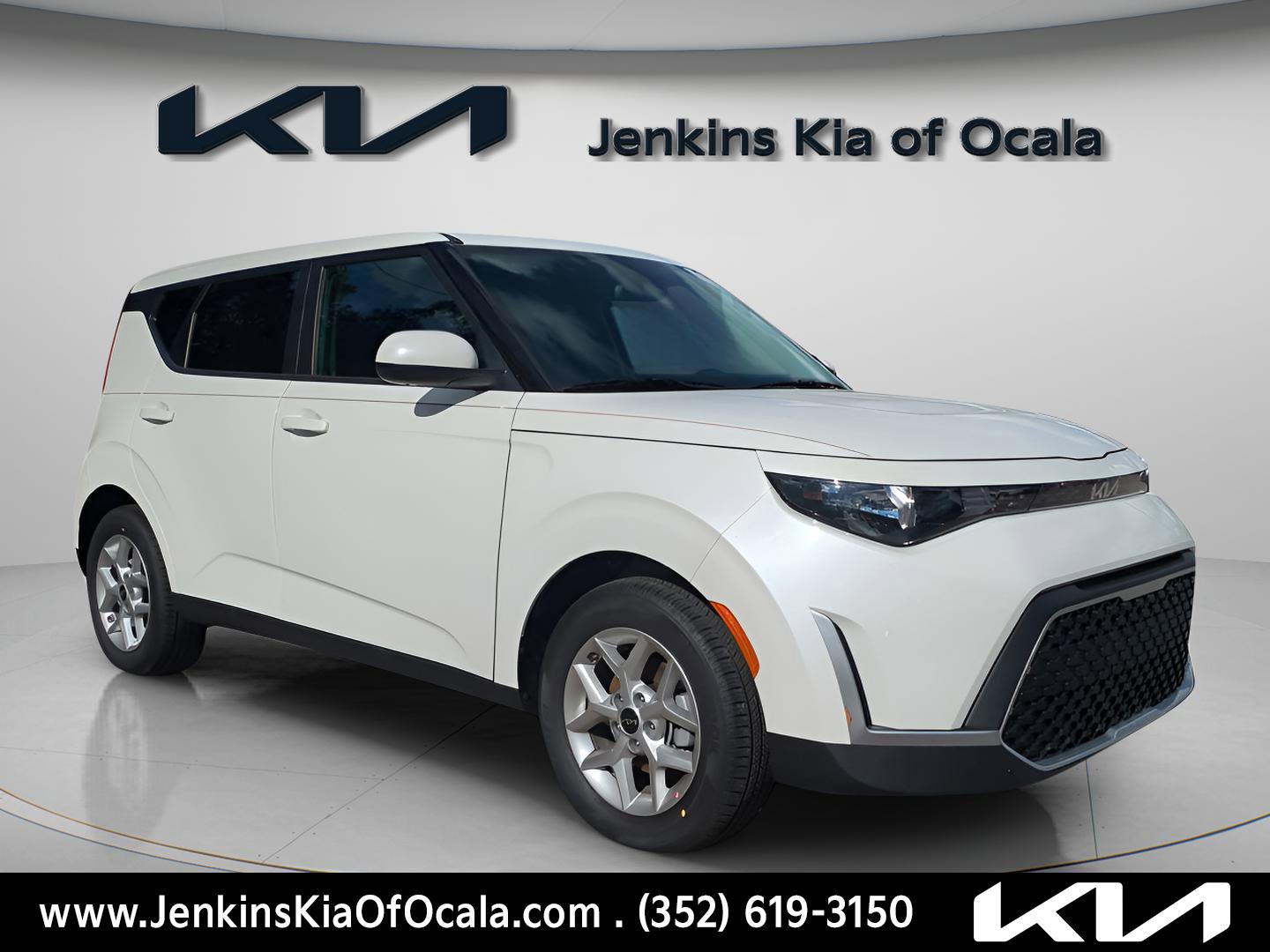 New 2025 Kia Soul LX image 1