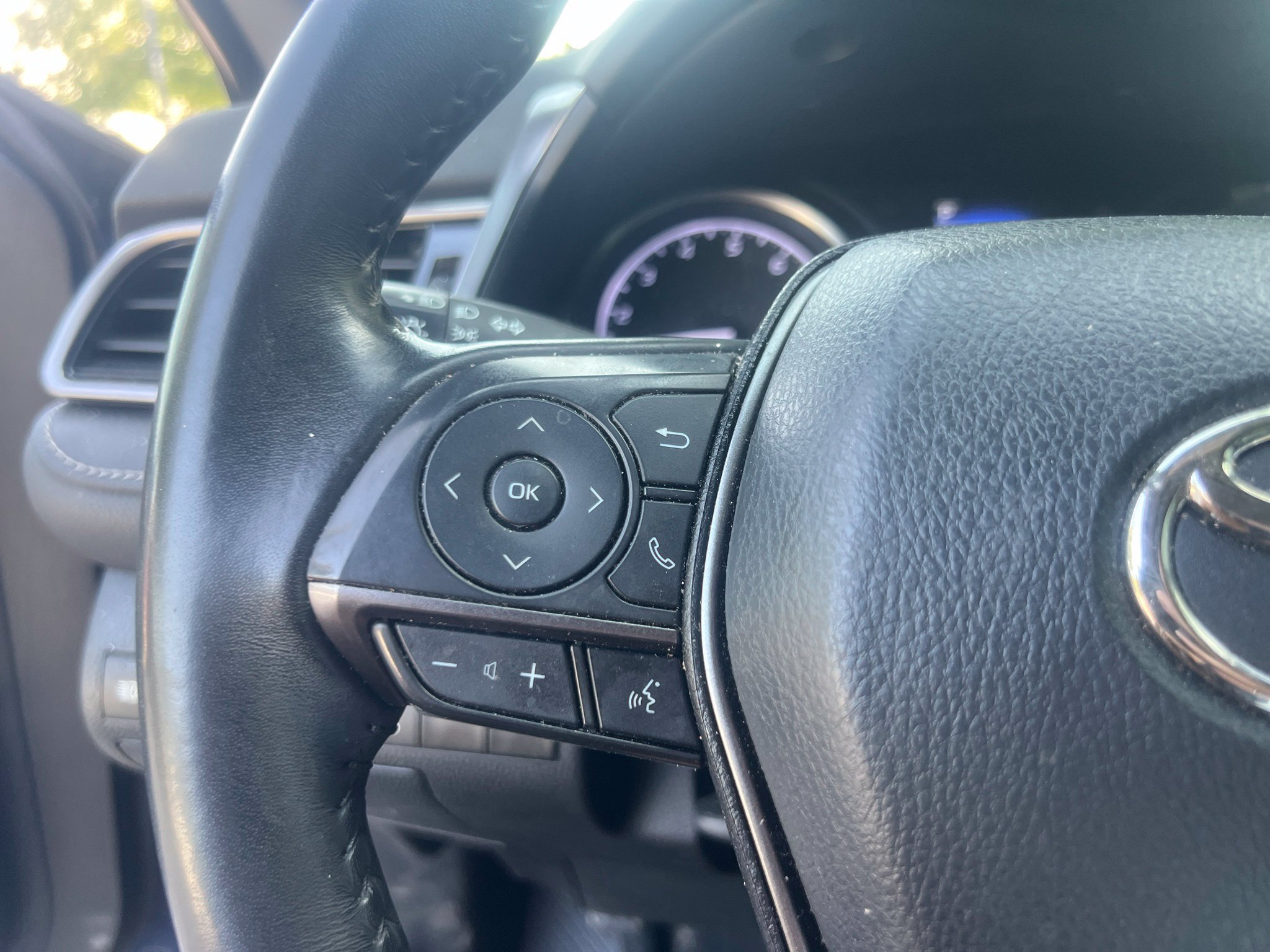Used 2023 Toyota Camry SE w/ Convenience Package FWD image 19