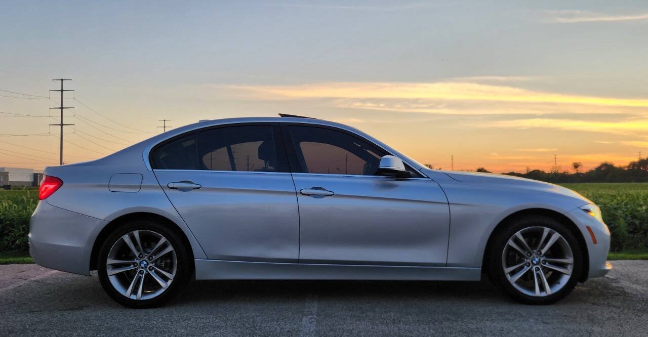 Used 2018 BMW 330i xDrive Sedan AWD/4WD image 5
