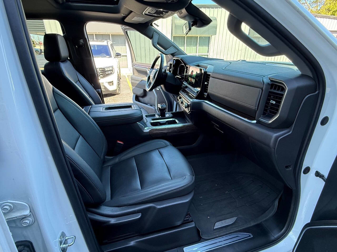 Used 2022 GMC Sierra 1500 Elevation w/ Elevation Premium Package image 24