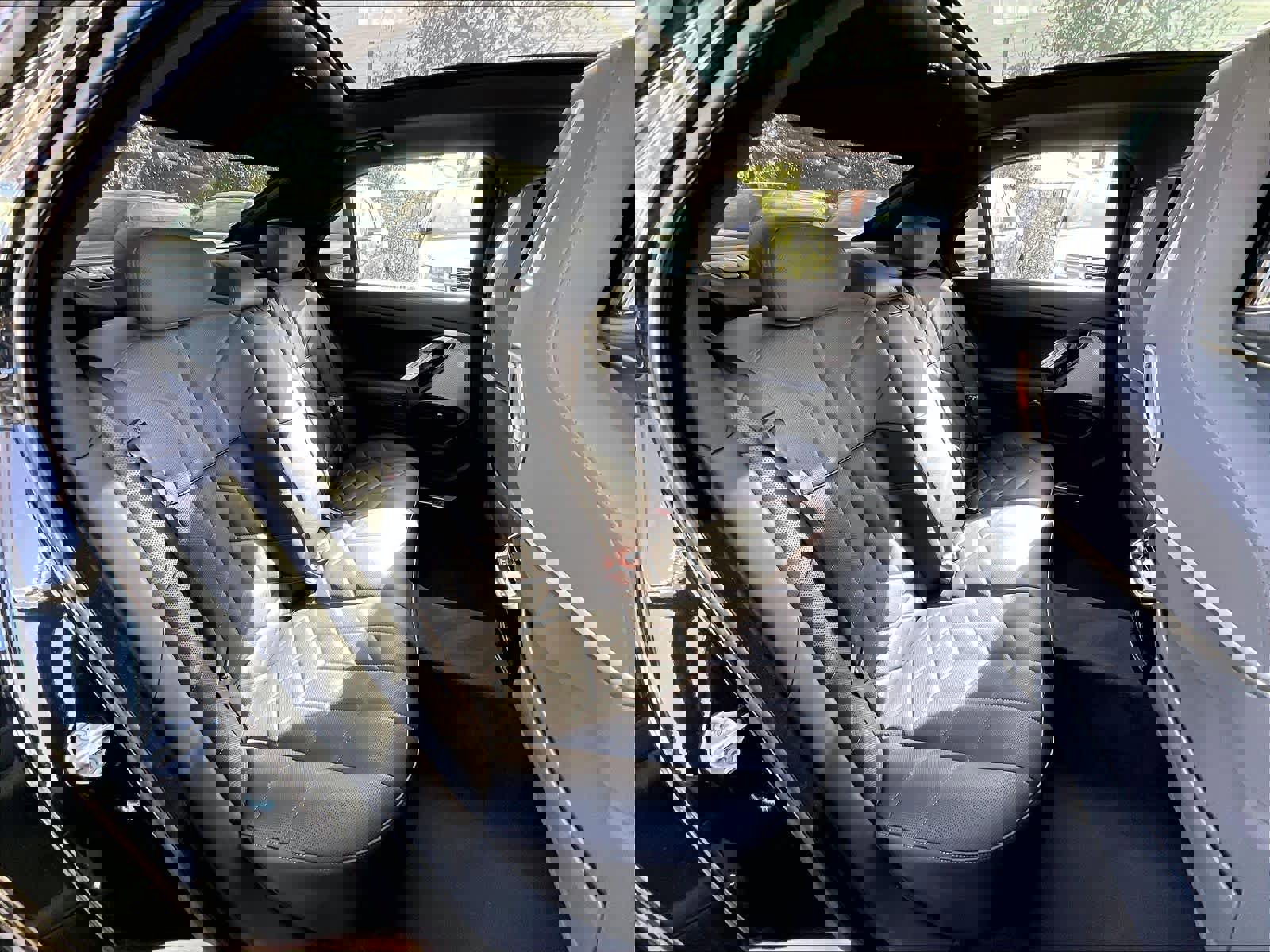 Used 2025 BMW 750e xDrive image 29