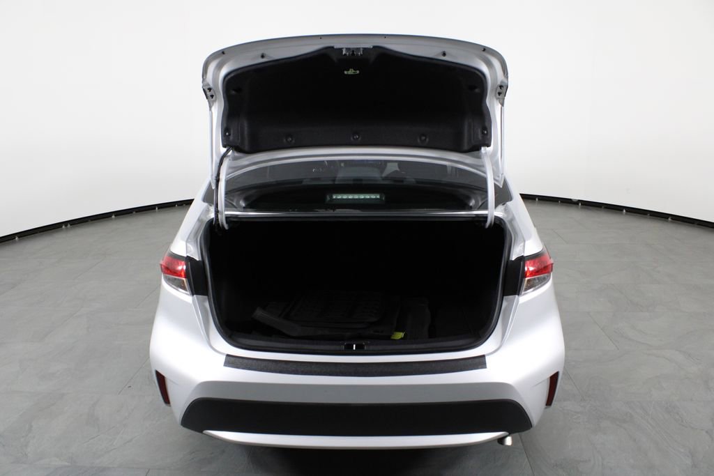 Used 2022 Toyota Corolla LE image 16