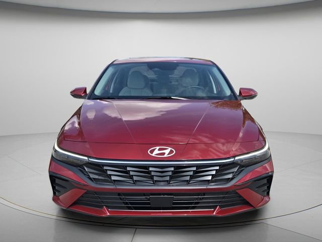 Certified 2025 Hyundai Elantra Limited FWD image 5