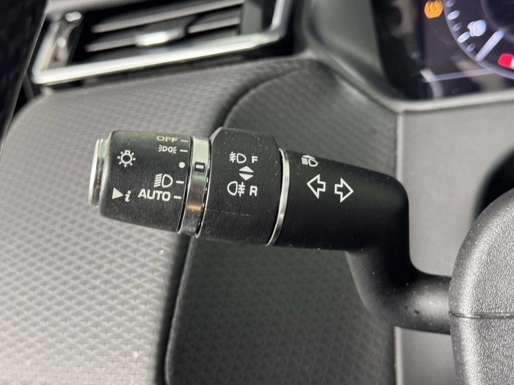 Used 2020 Land Rover Range Rover Velar R-Dynamic S AWD/4WD image 21