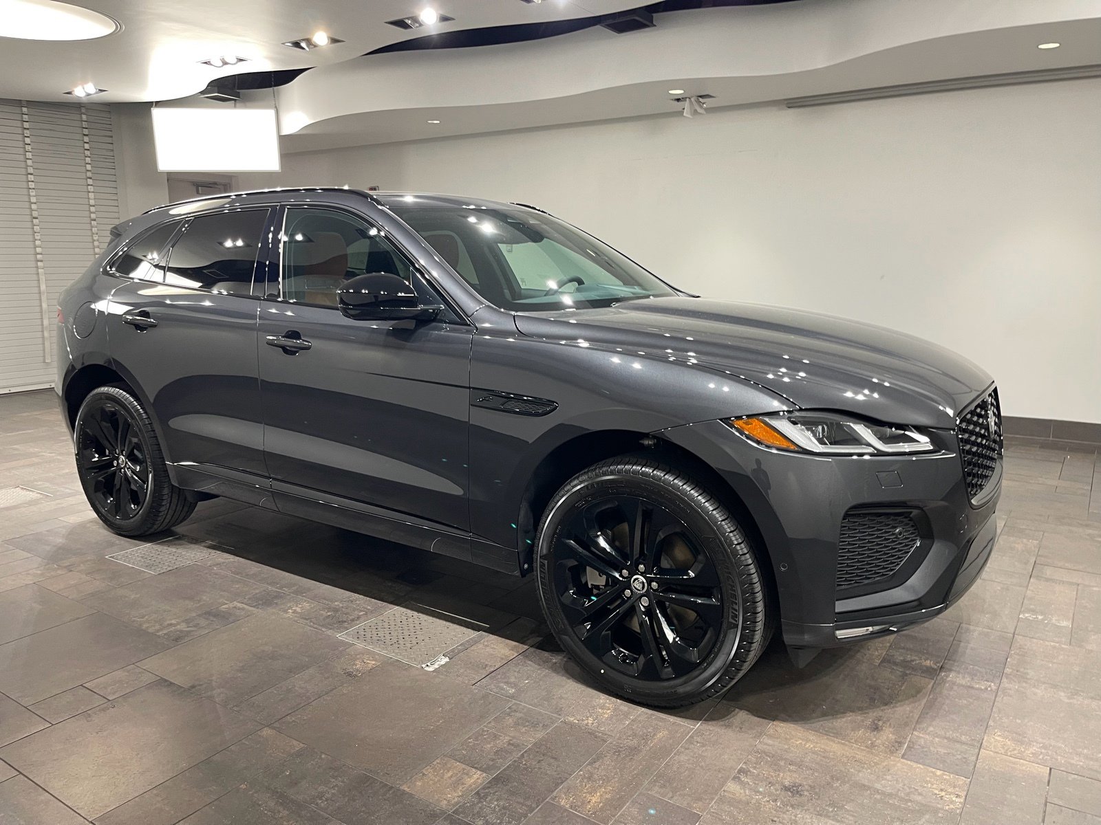 New 2026 Jaguar F-PACE R-Dynamic S image 28
