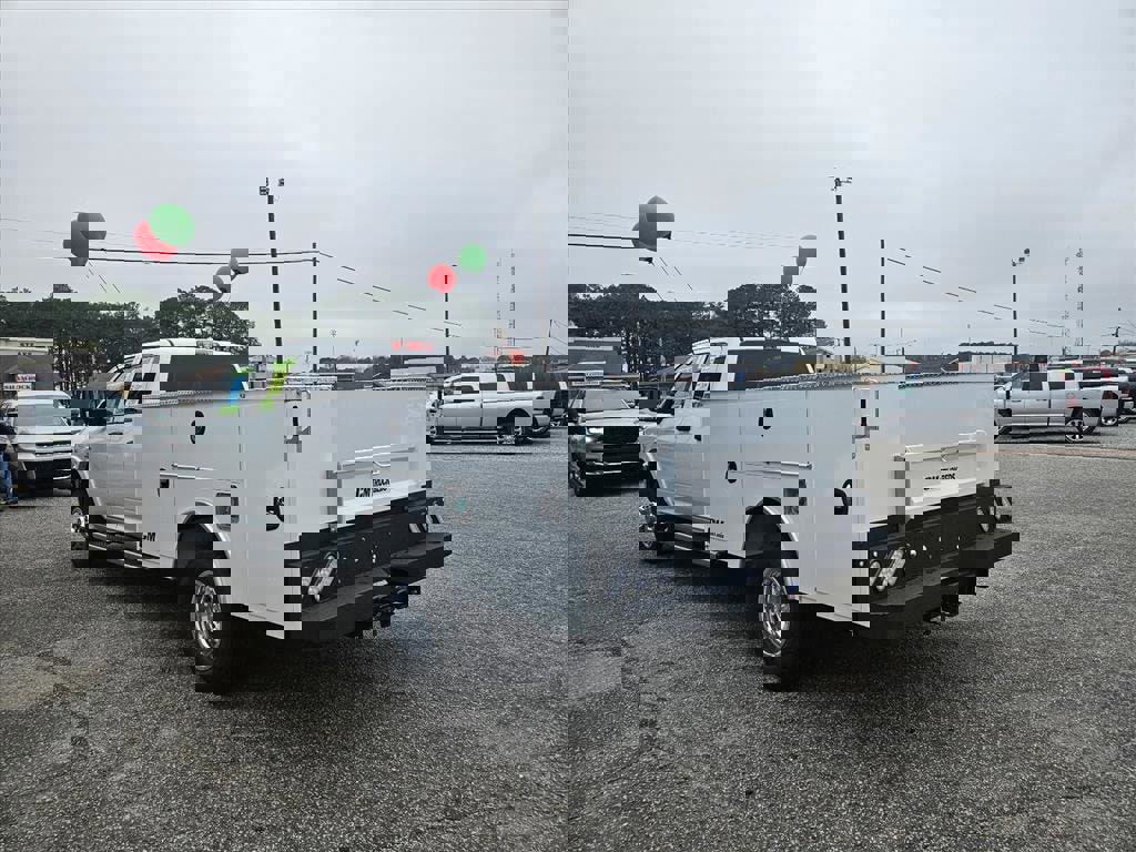 New 2024 RAM 3500 Tradesman w/ Chrome Appearance Group image 4