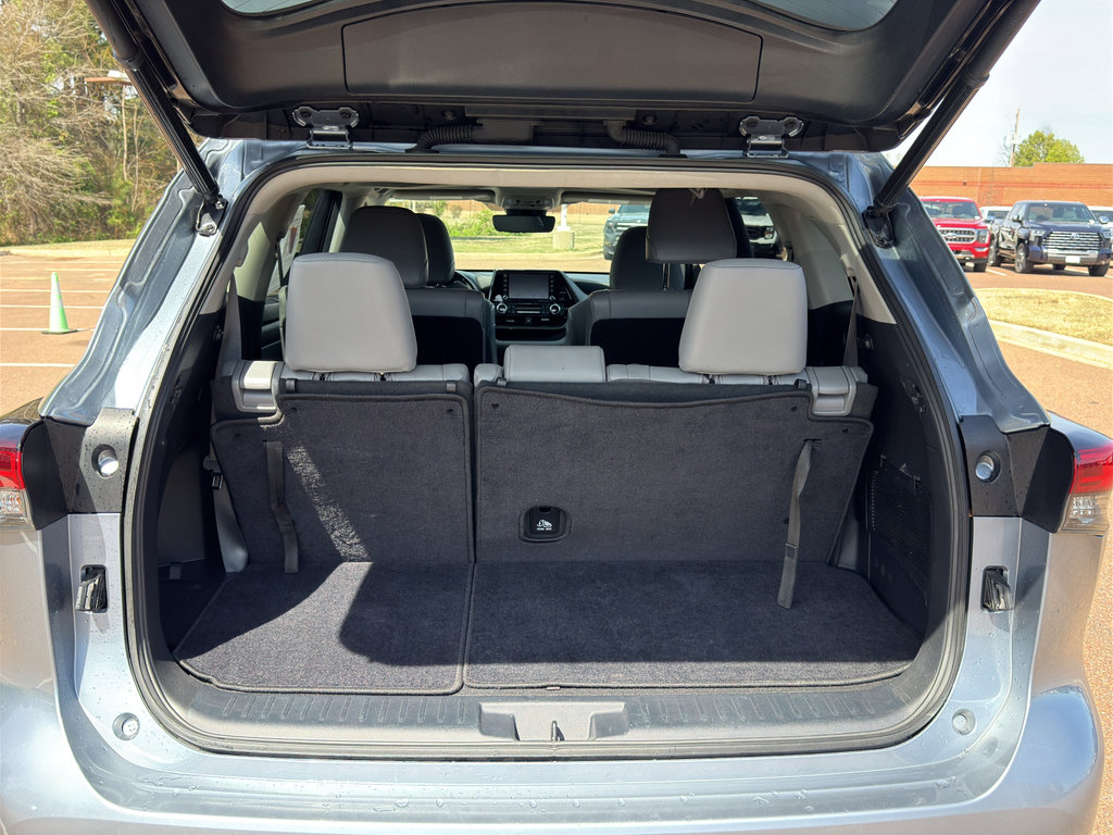 Used 2021 Toyota Highlander XLE image 15