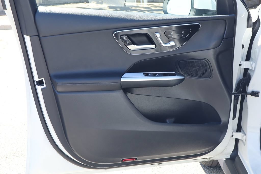 Used 2025 Mercedes-Benz GLC 350e 4MATIC image 18