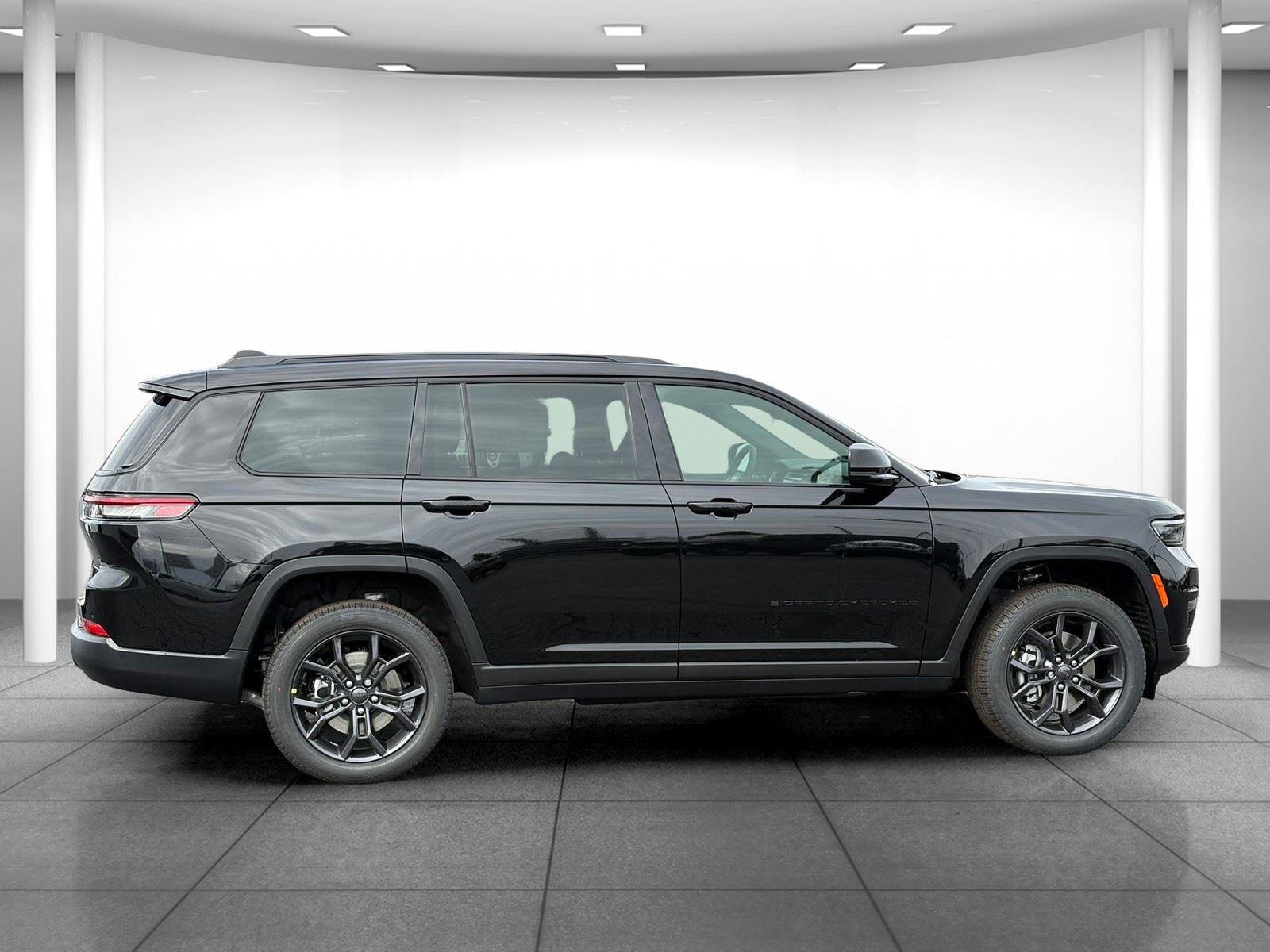 New 2025 Jeep Grand Cherokee L Limited w/ Trailer Tow Package image 8