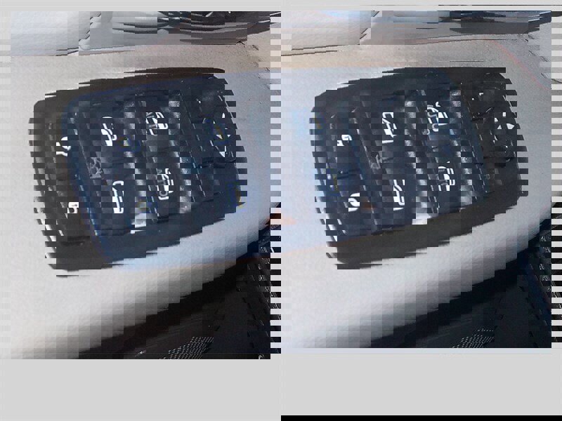 Used 2011 RAM 2500 SLT image 21