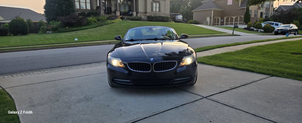 Used 2009 BMW Z4 sDrive30i RWD image 2