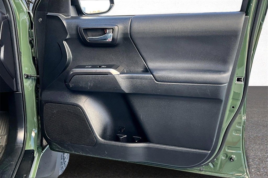 Certified 2021 Toyota Tacoma TRD Off-Road image 26