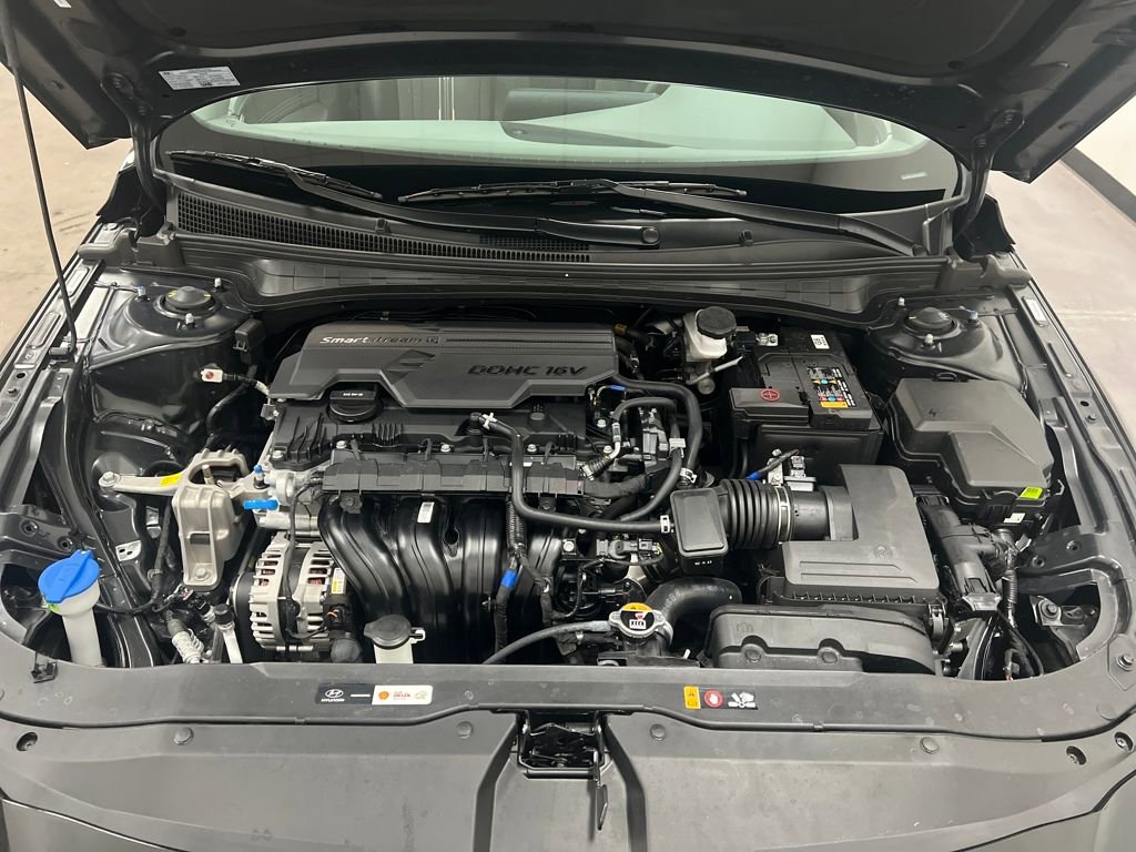Used 2025 Hyundai Elantra SEL image 24