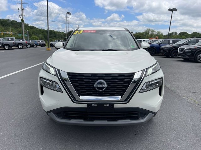 Certified 2023 Nissan Rogue SV image 3