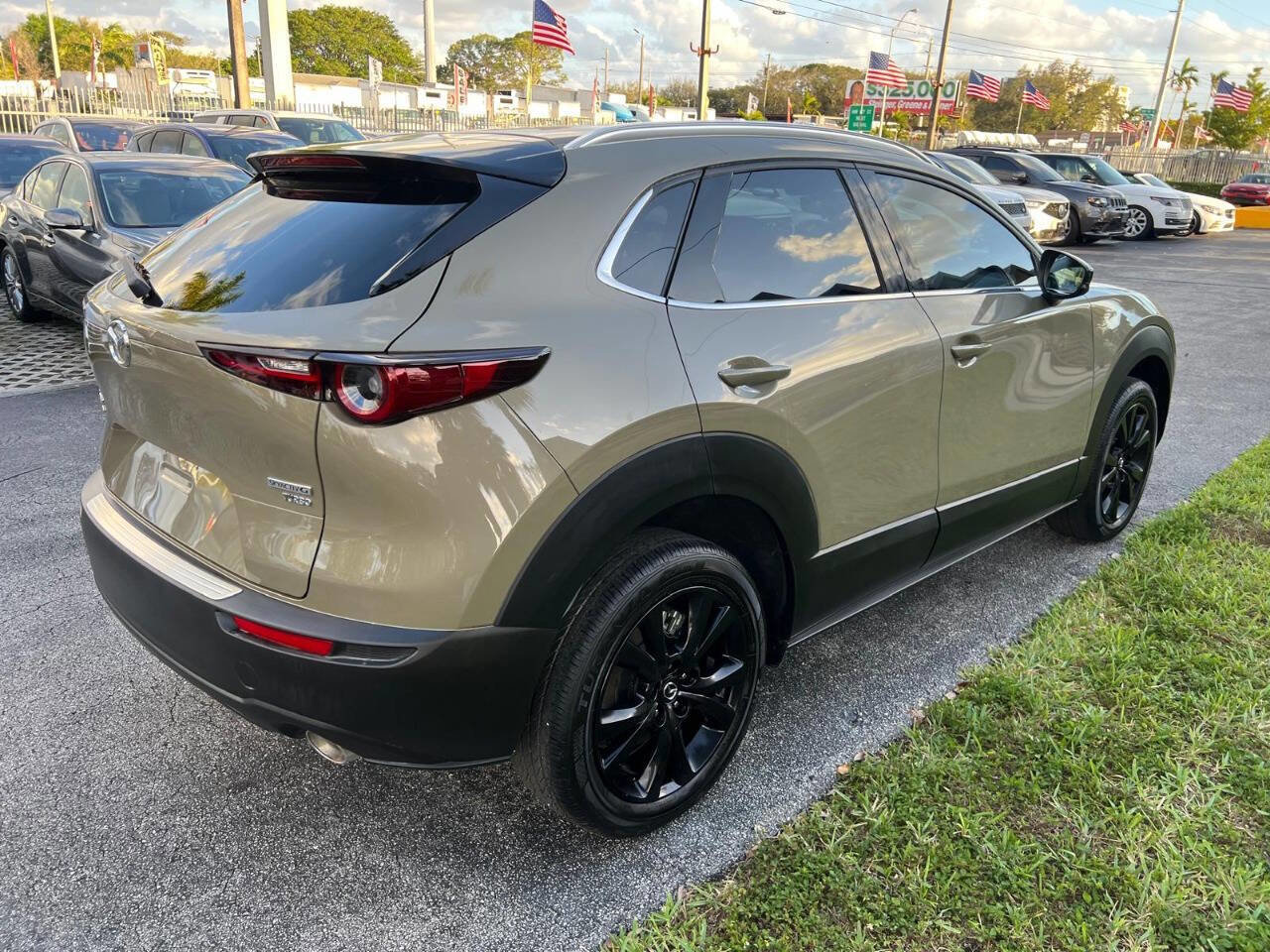 Used 2024 MAZDA CX-30 Carbon image 8