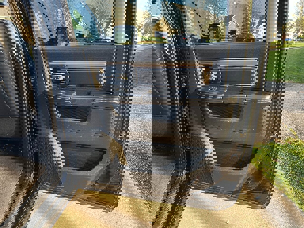 Used 2013 RAM 1500 Sport w/ Sport Premium Group image 43