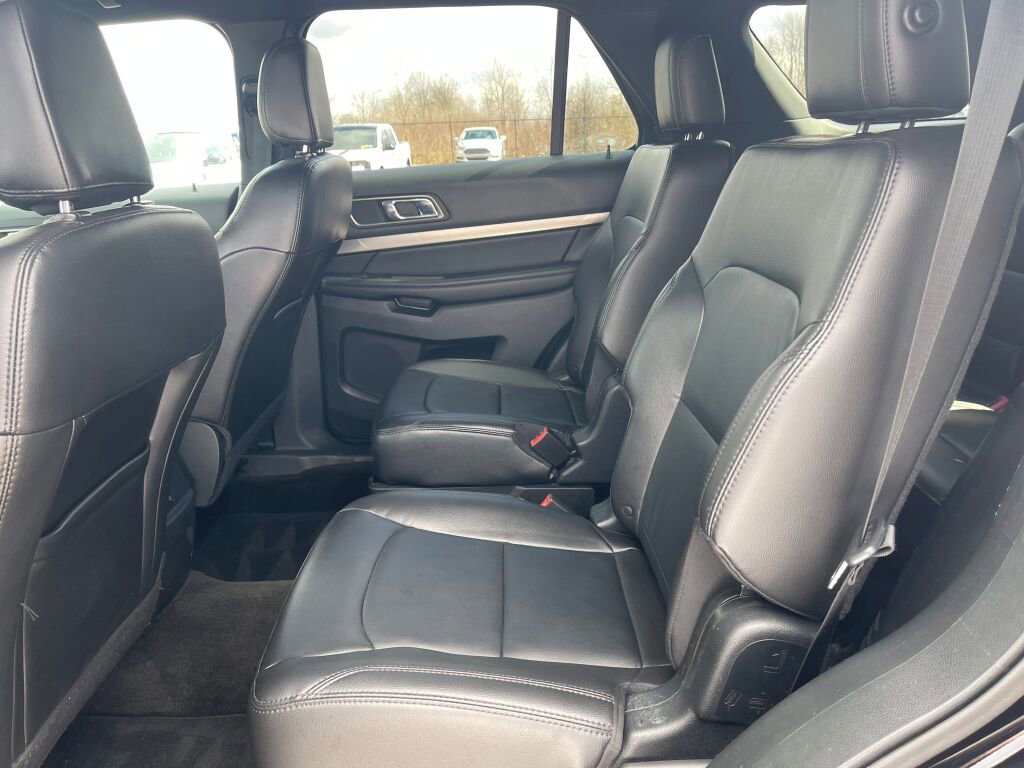 Used 2018 Ford Explorer XLT w/ Equipment Group 202A image 14