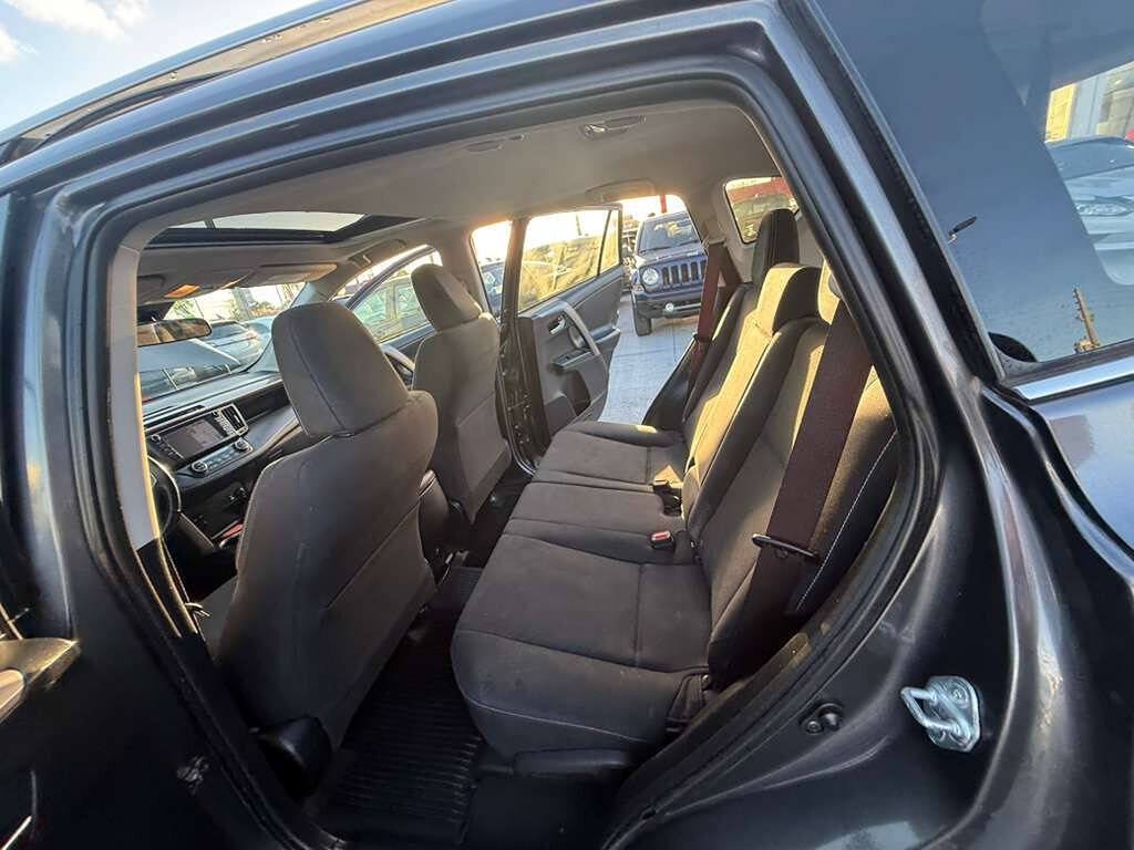 Used 2017 Toyota RAV4 XLE FWD image 6