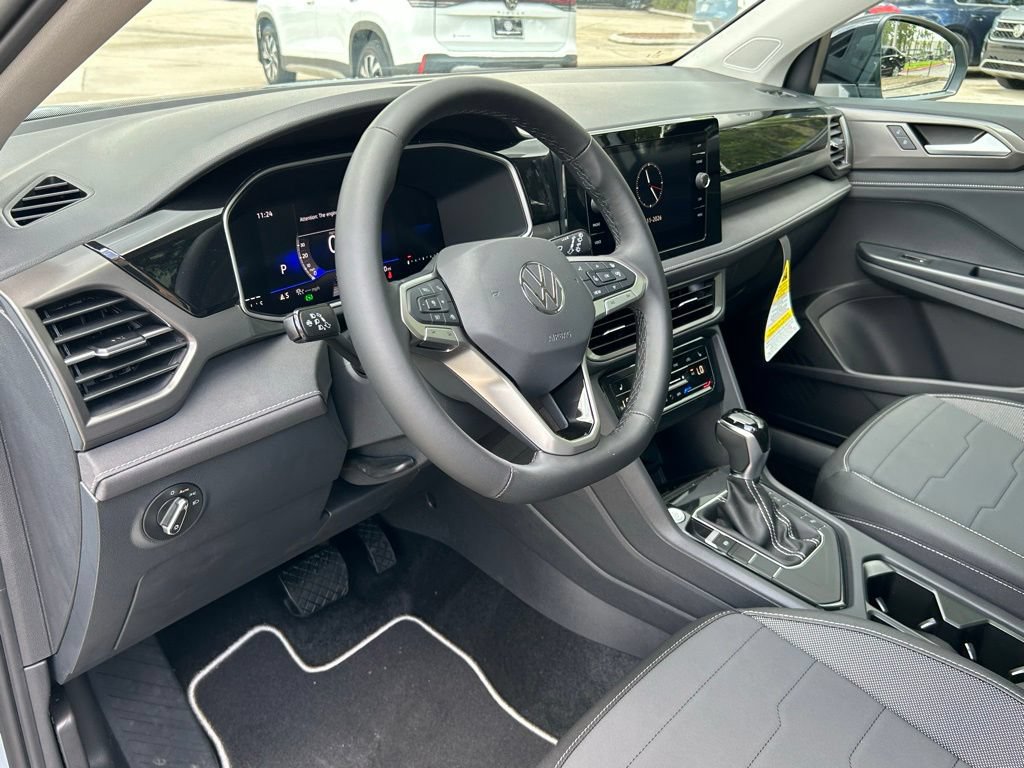 New 2026 Volkswagen Taos SE FWD image 16