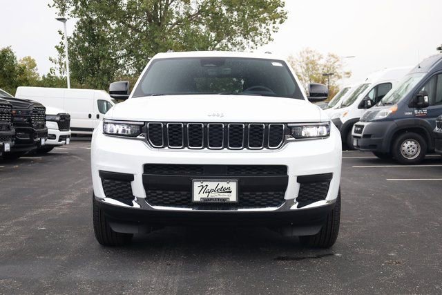 Used 2025 Jeep Grand Cherokee L Laredo w/ Luxury Tech Group I image 3