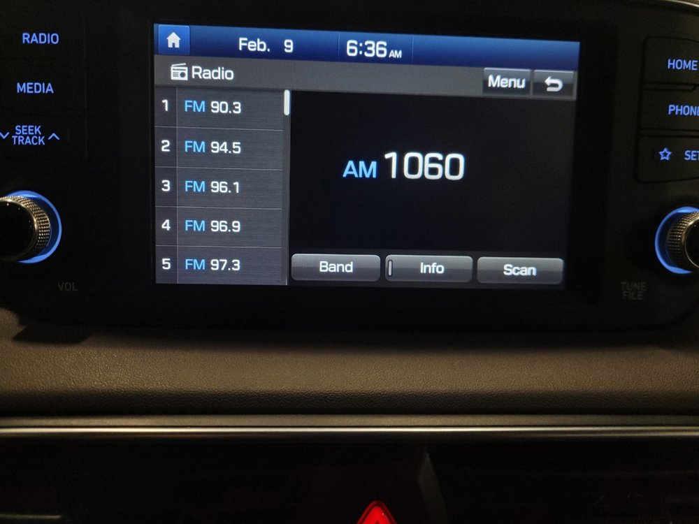 Used 2019 Hyundai Santa Fe SE image 25