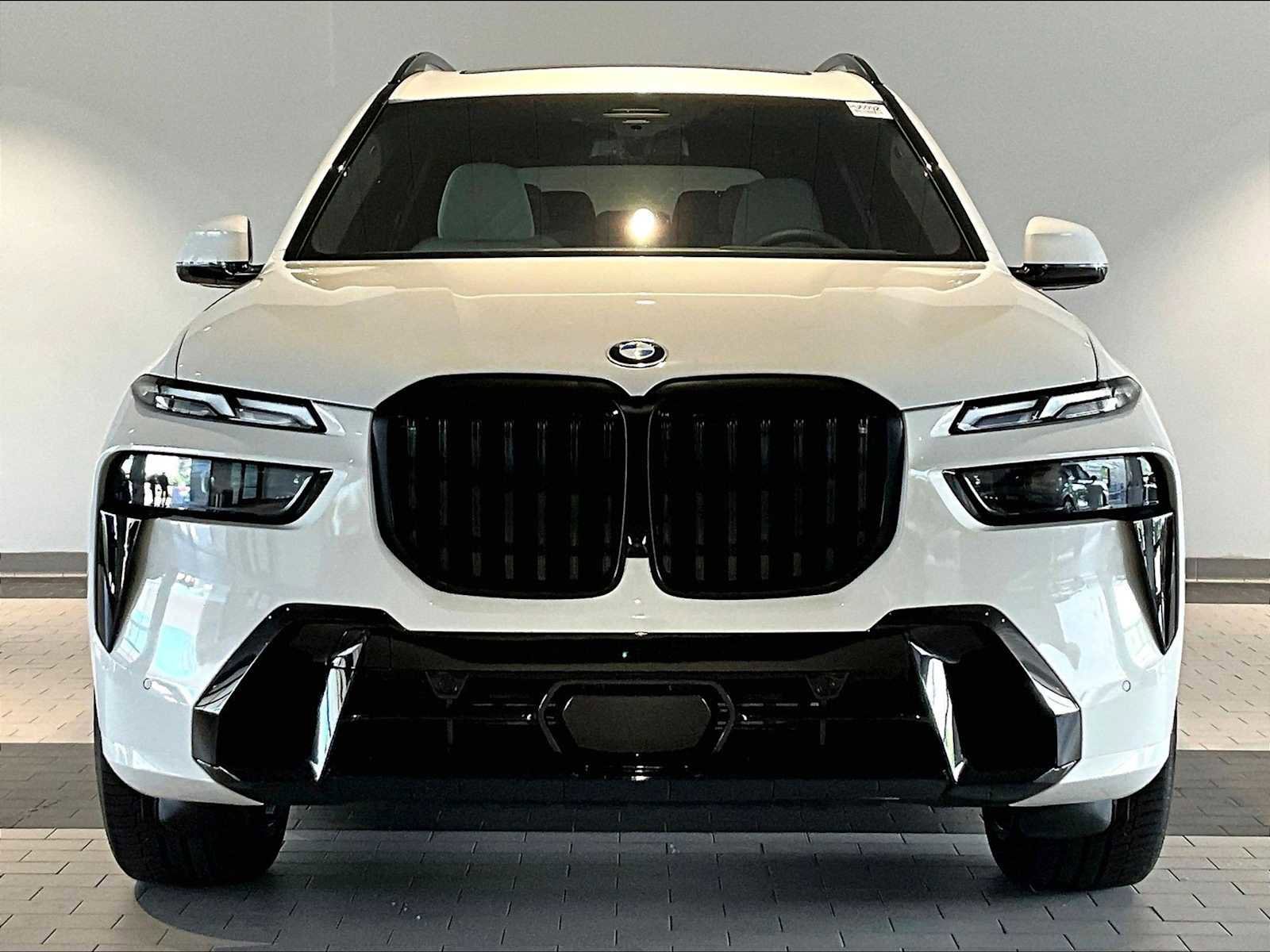 Used 2025 BMW X7 xDrive40i w/ M Sport Package image 13