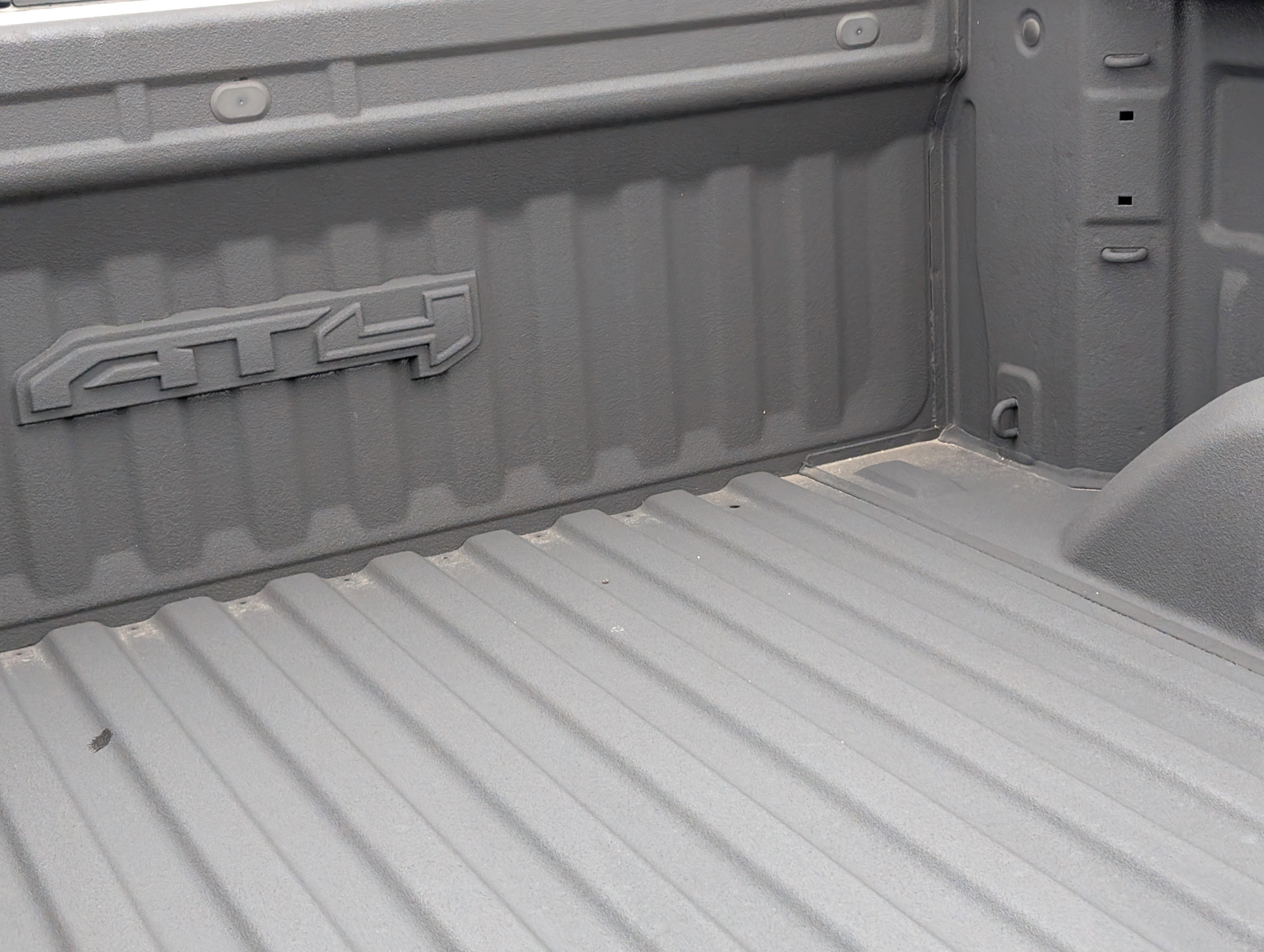 Used 2024 GMC Sierra 1500 AT4 w/ Technology Package image 10