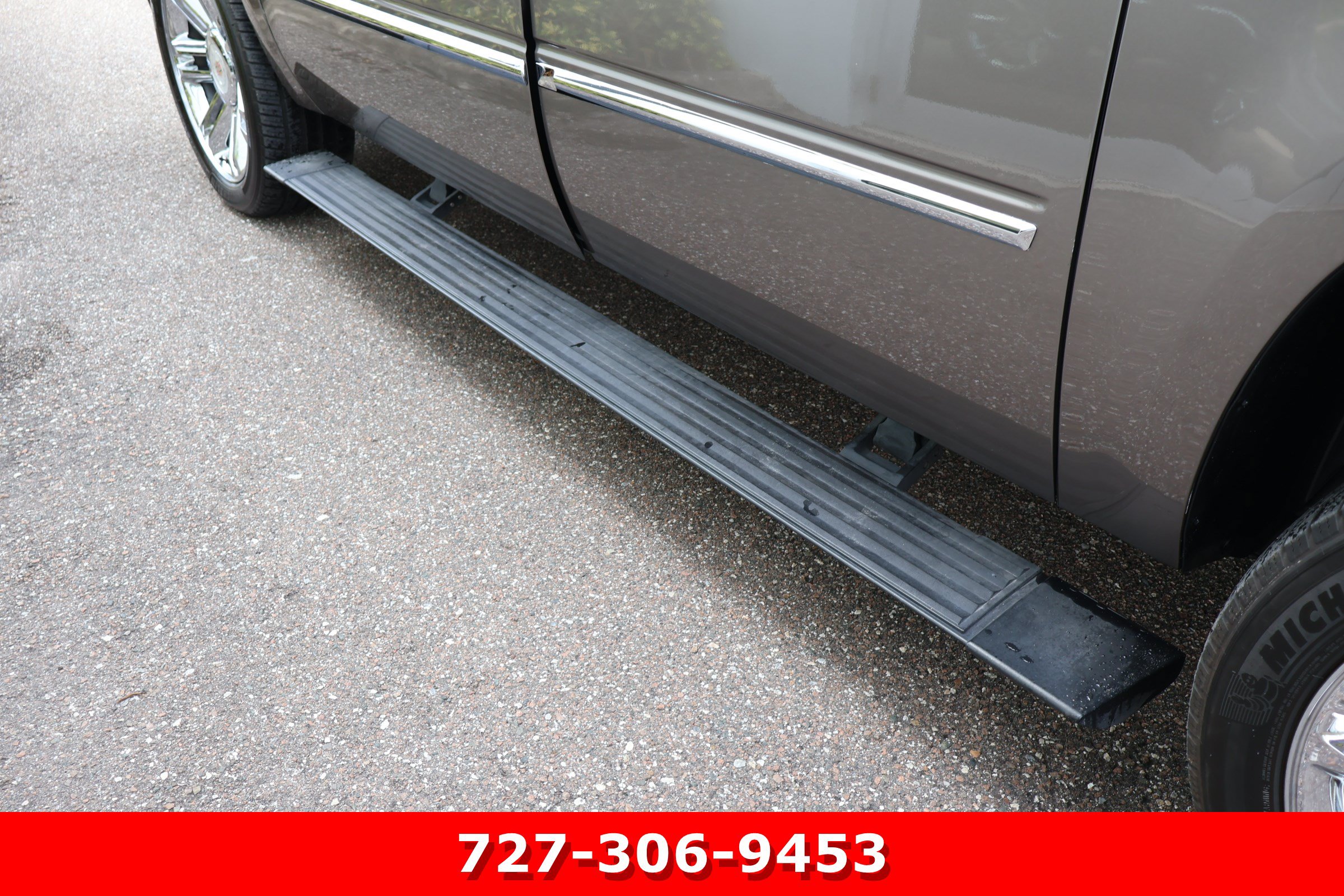 Used 2013 Cadillac Escalade ESV Platinum RWD image 15