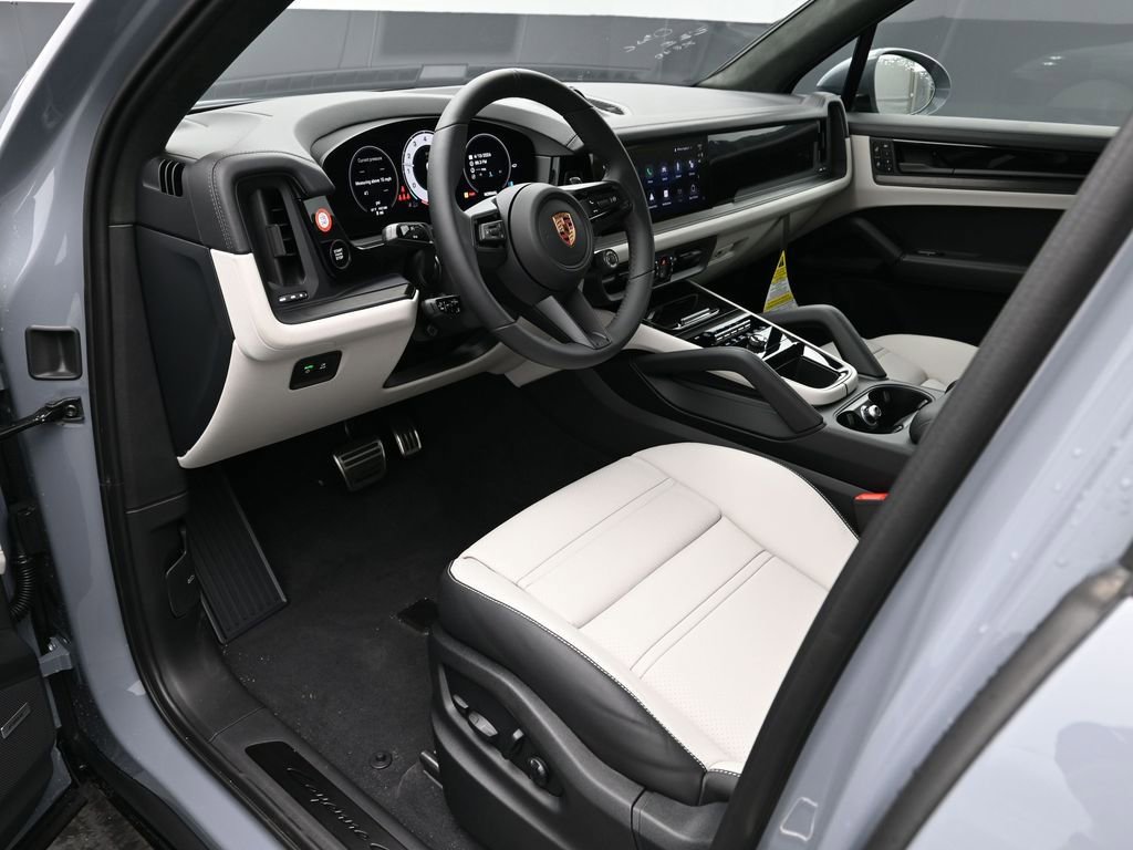 New 2026 Porsche Cayenne GTS image 4